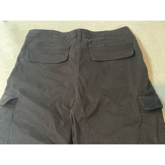 YMI Jeans USA Black Cargo Pants Size 11/30 Cotton/Spandex Womens Relaxed Fit Mad - Picture 5 of 6